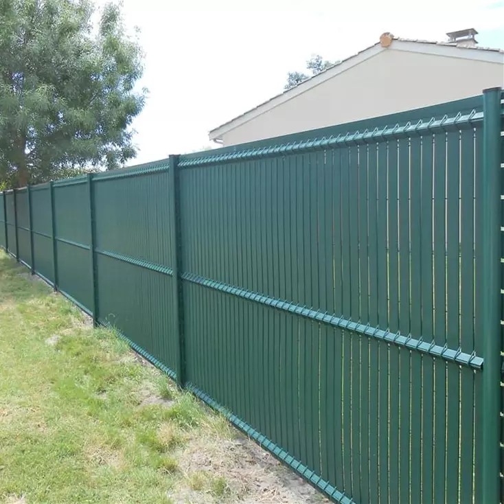 hàng rào xung quanh nhà - vách ngăn nhựa pvc