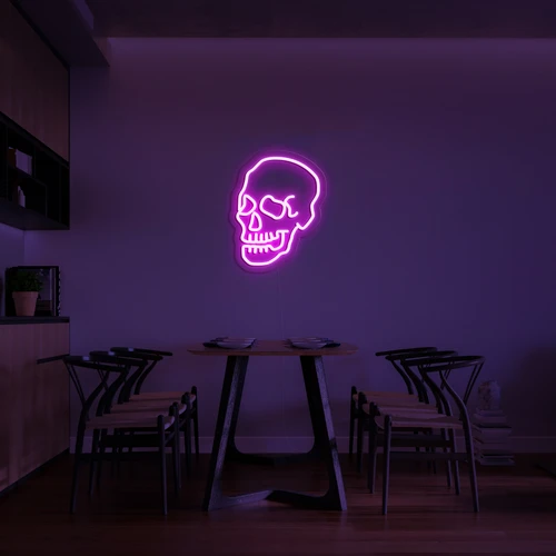 Logo neon phát sáng 3D trên bức tường đầu lâu